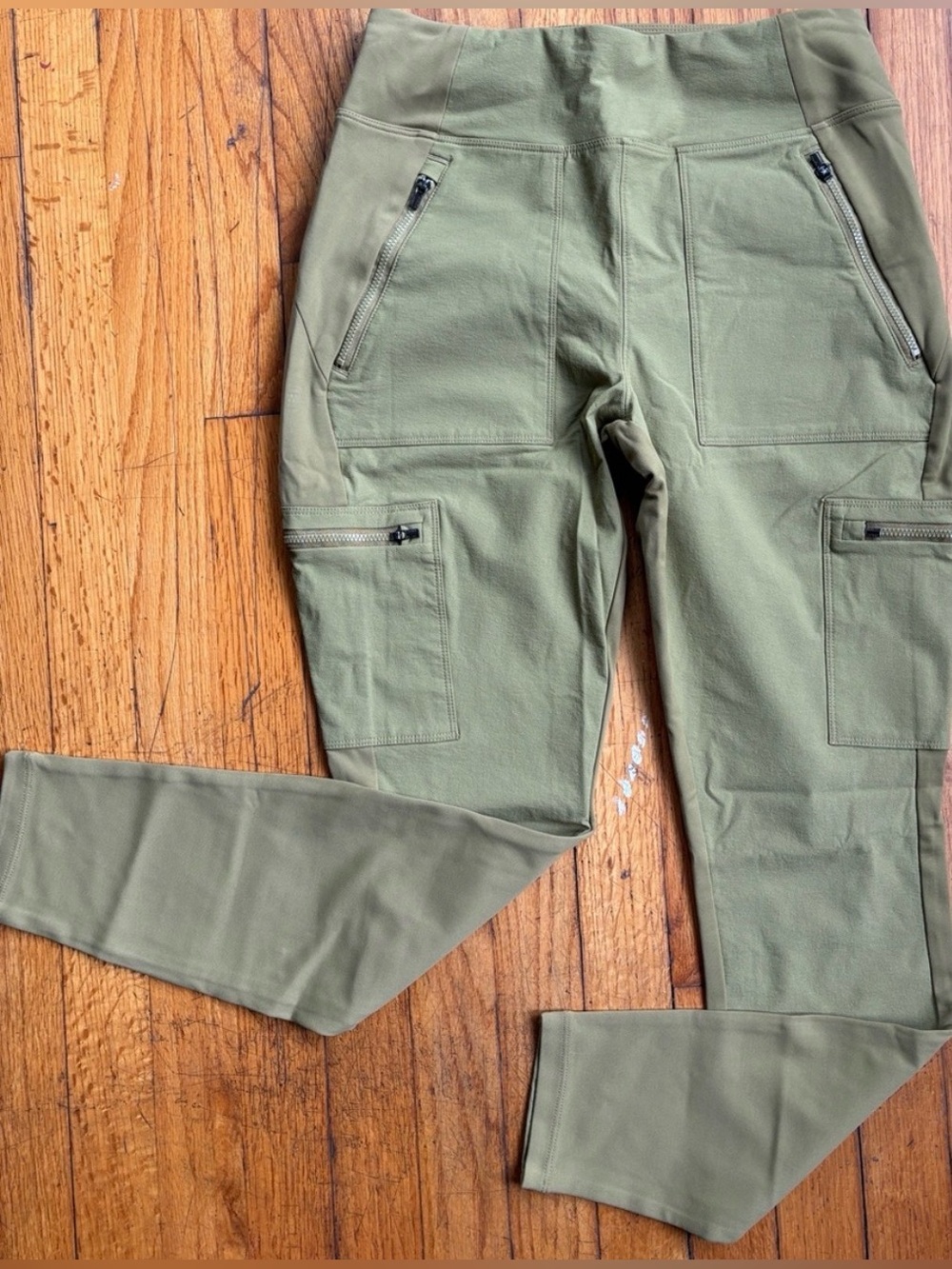 Athleta women’s Olive Green Performance Cargo Pants - Picture 7 of 11